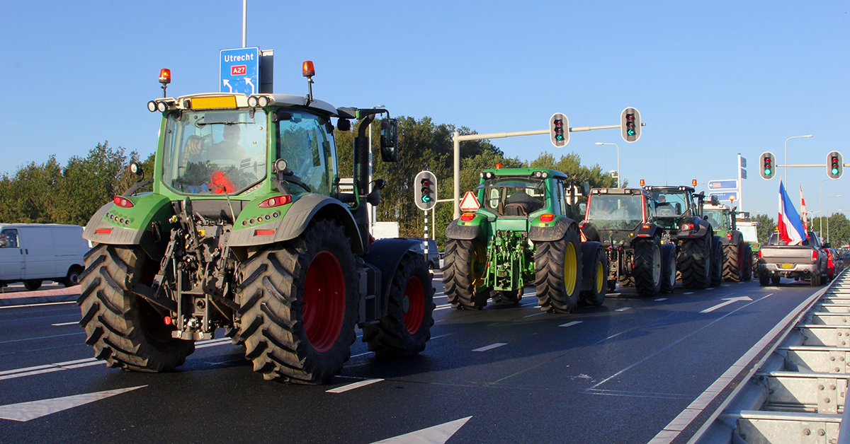 Strafrechtelijke handhaving landbouwvoertuigen op snelwegen bij demonstraties